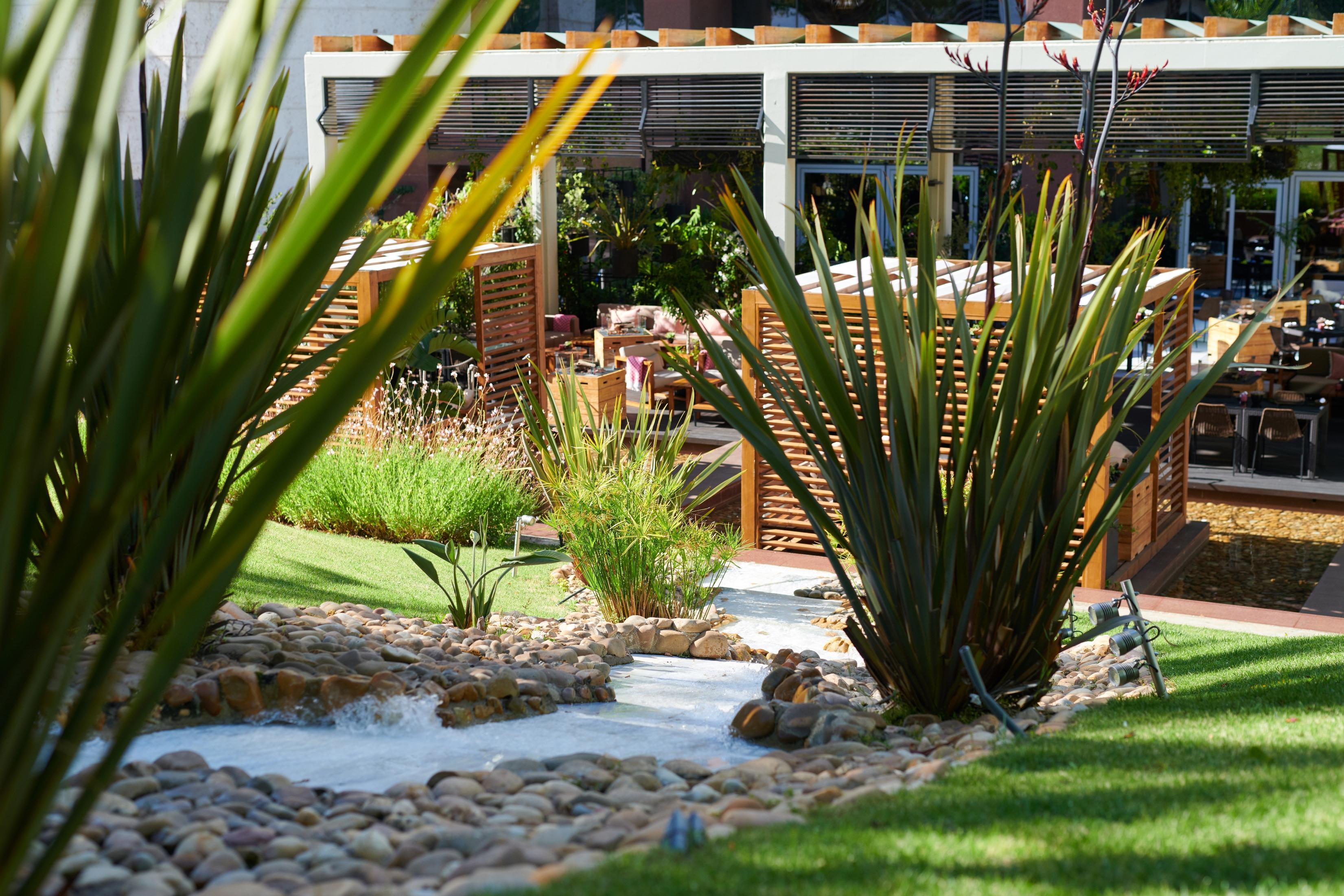 Corinthia Lisbon Hotel Exterior photo The garden of the hotel