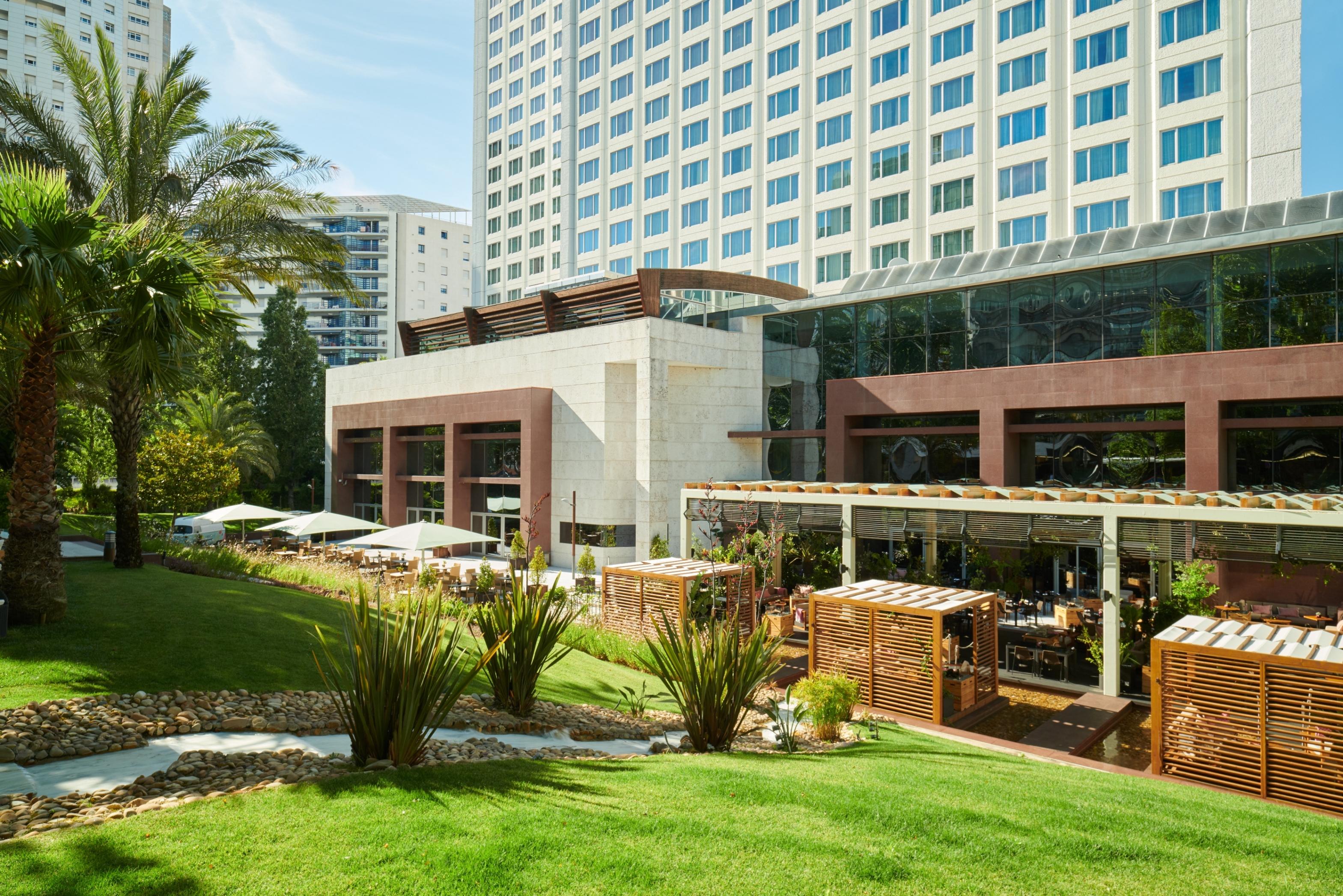 Corinthia Lisbon Hotel Exterior photo The Westin The Palm, Dubai